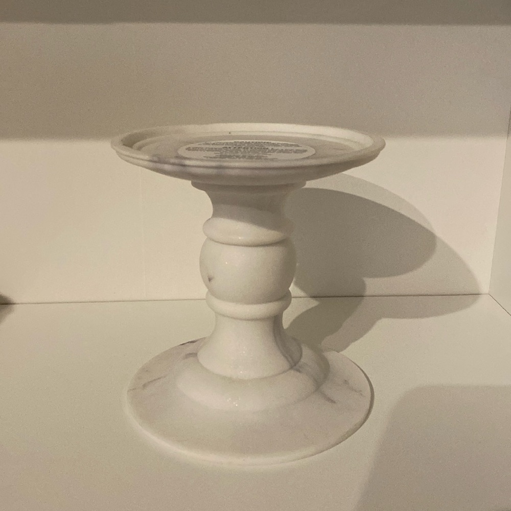 Bath and Body Works faux marble candle stand